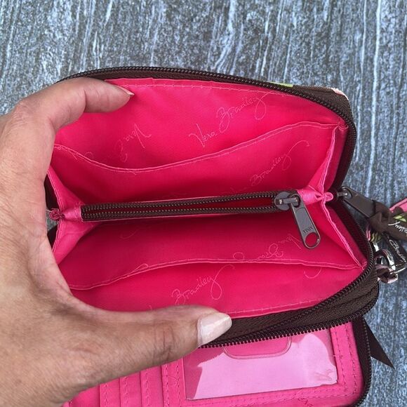 Vera‎ Bradley Wristlet Wallet. Carry it all in one compact place. - Picture 4 of 5